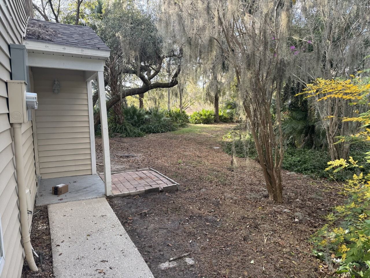 513 Green Spring Cir - Photo 2 of 13