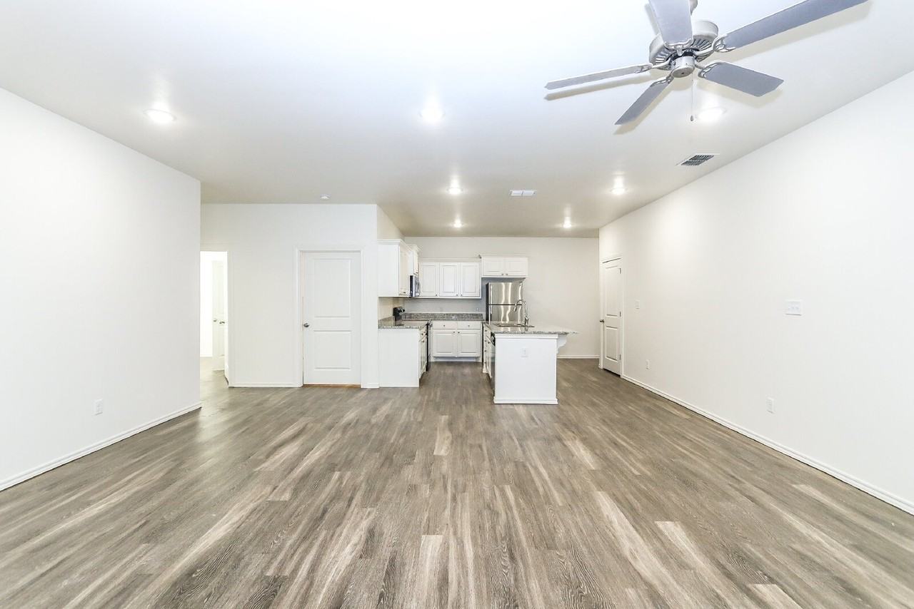 6930 20th St - Photo 5 of 21