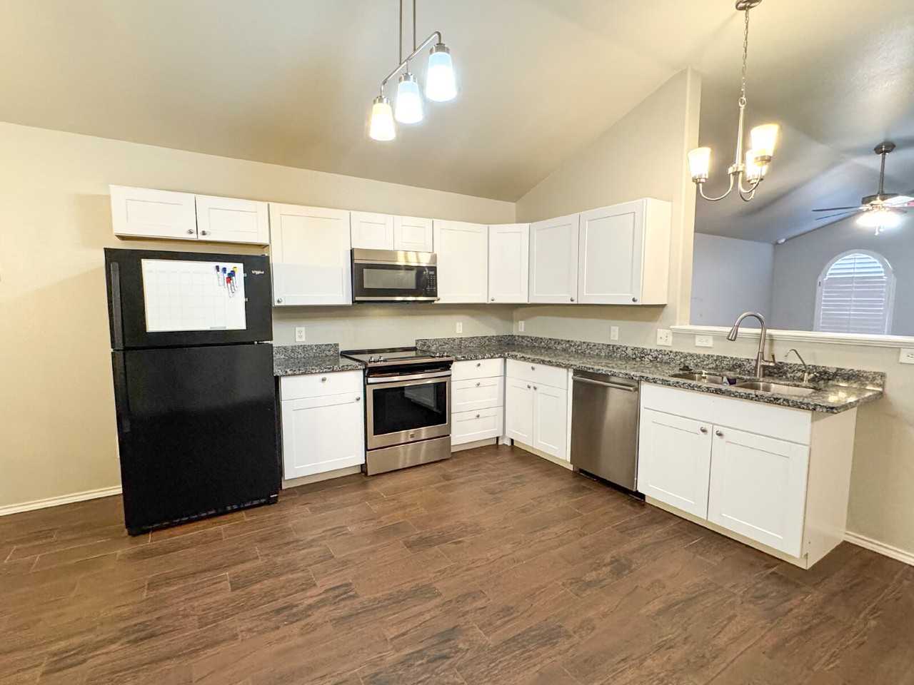 6607 35th St - Photo 3 of 11