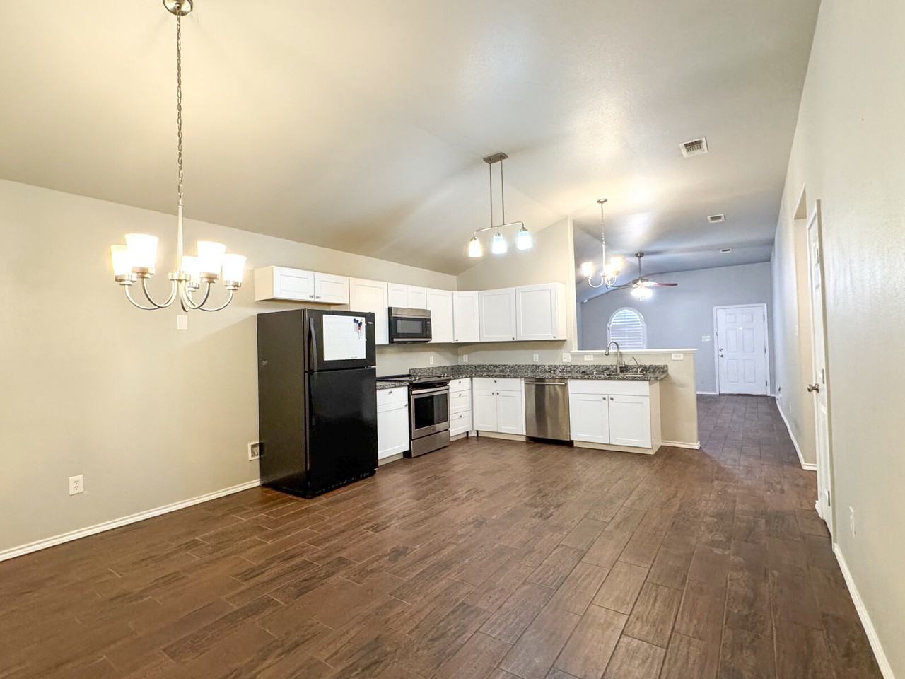 6607 35th St - Photo 4 of 11