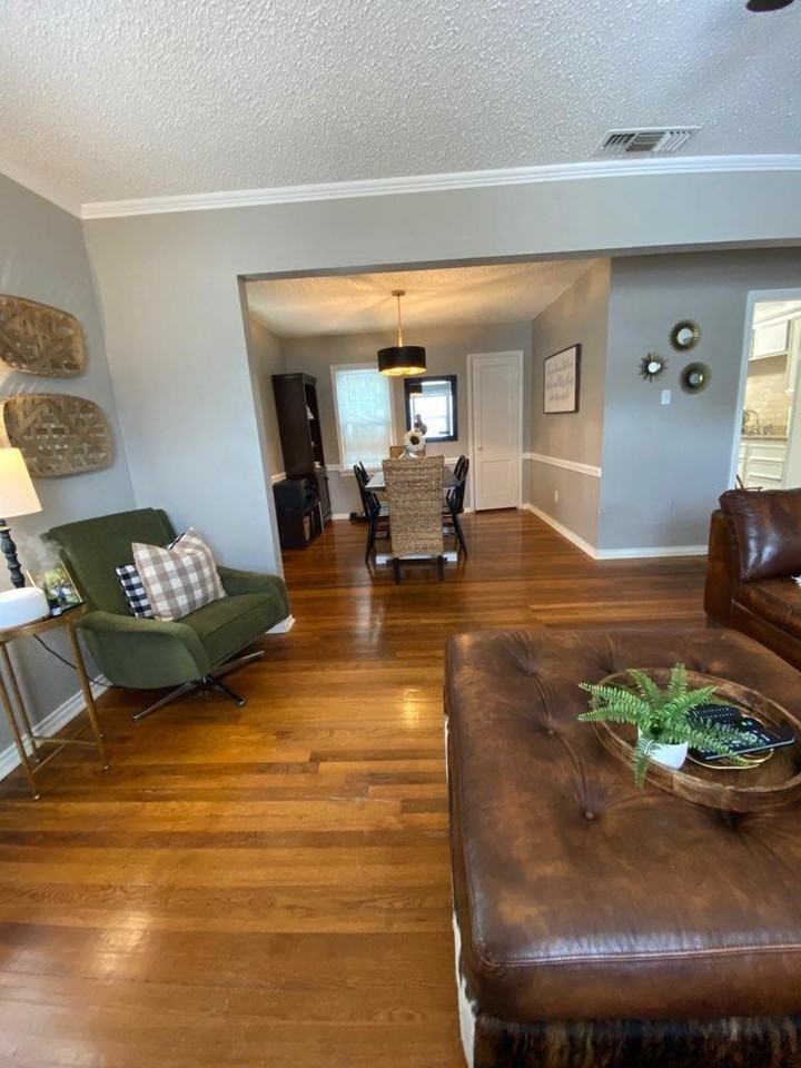 2514 29th St - Photo 3 of 8