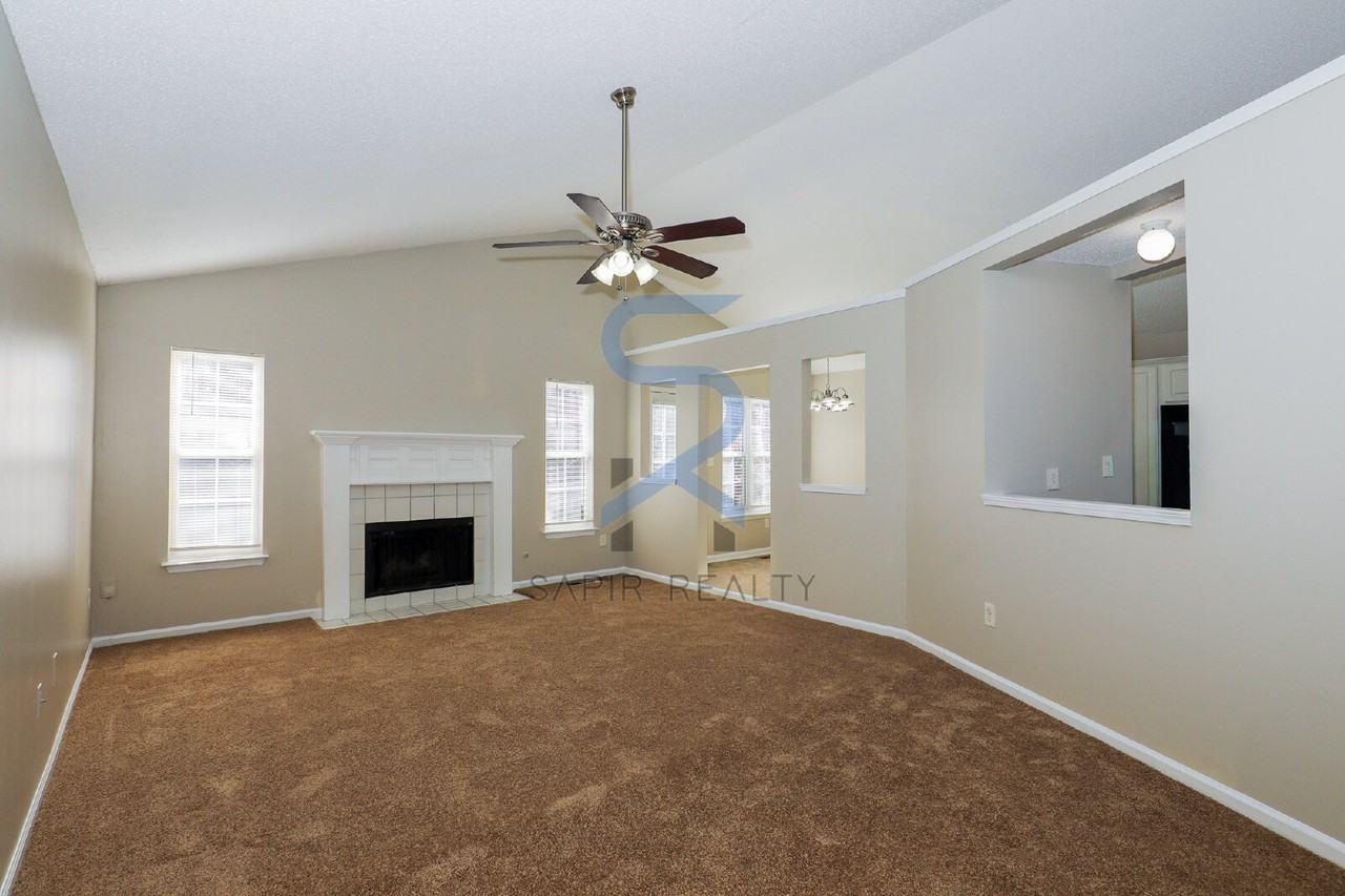 5747 Graceland Dr - Photo 2 of 22