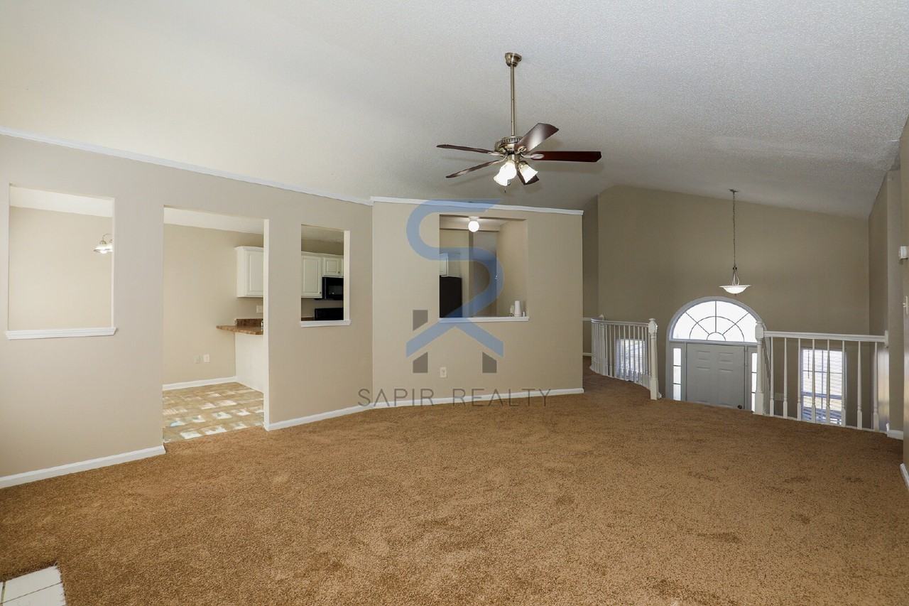 5747 Graceland Dr - Photo 5 of 22