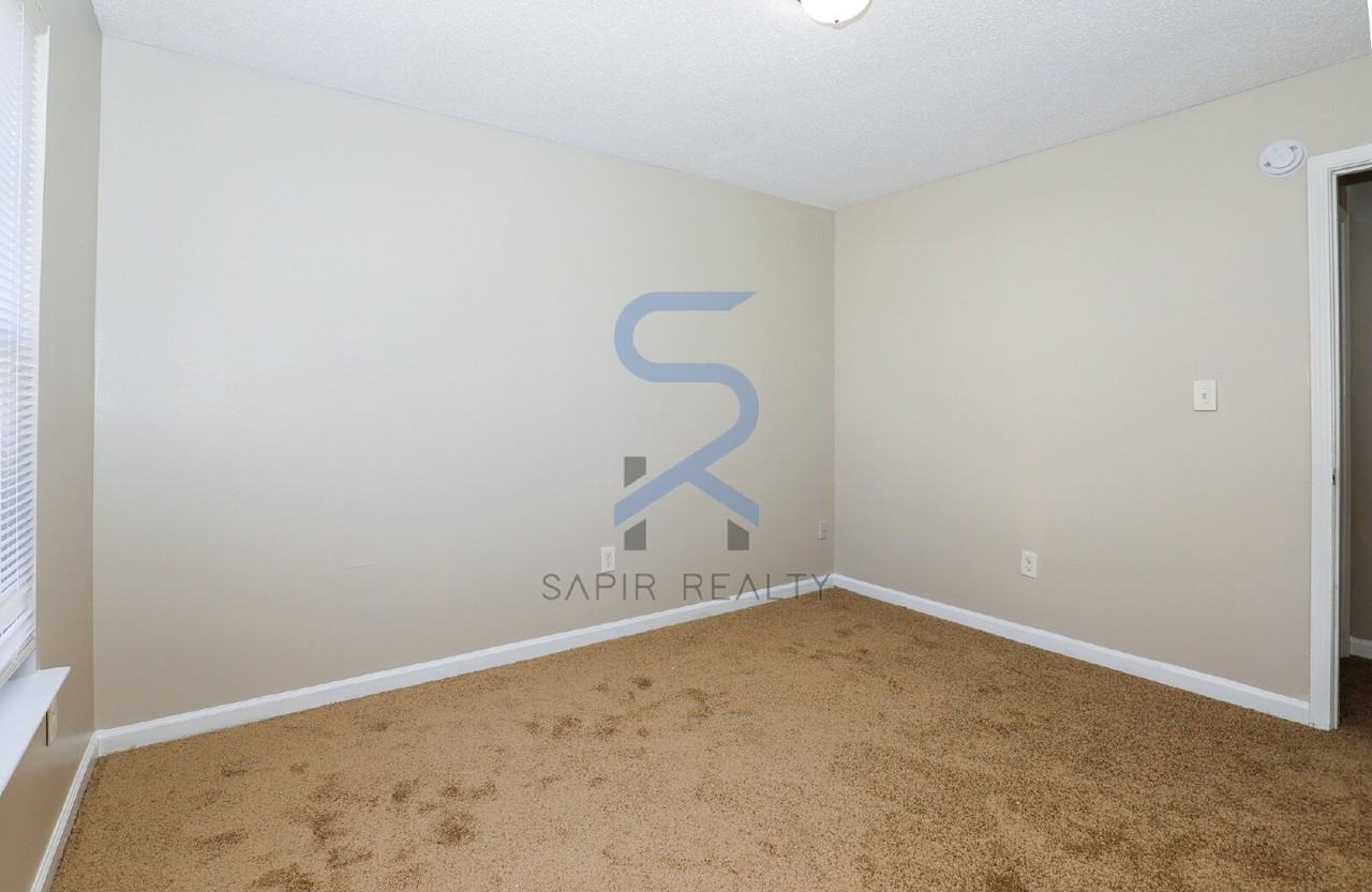 5747 Graceland Dr - Photo 6 of 22