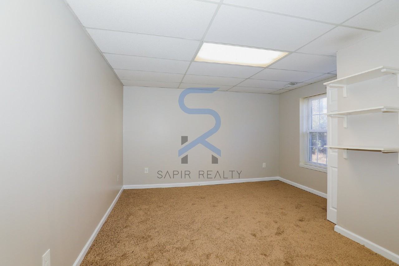 5747 Graceland Dr - Photo 7 of 22