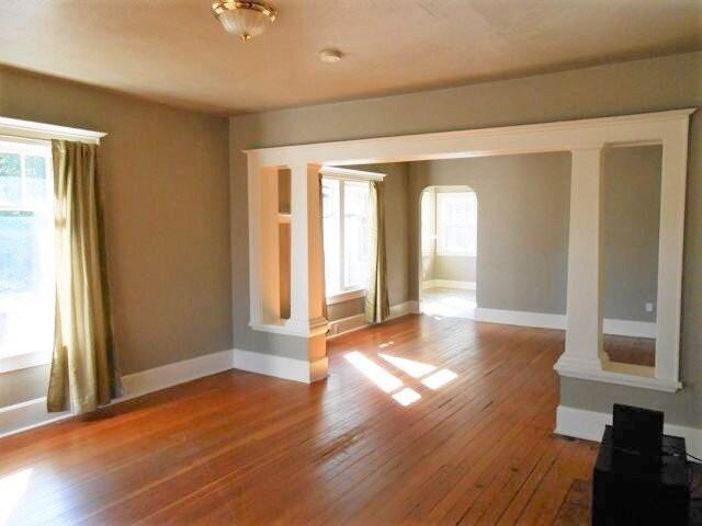 1558 Riverview St - Photo 3 of 9