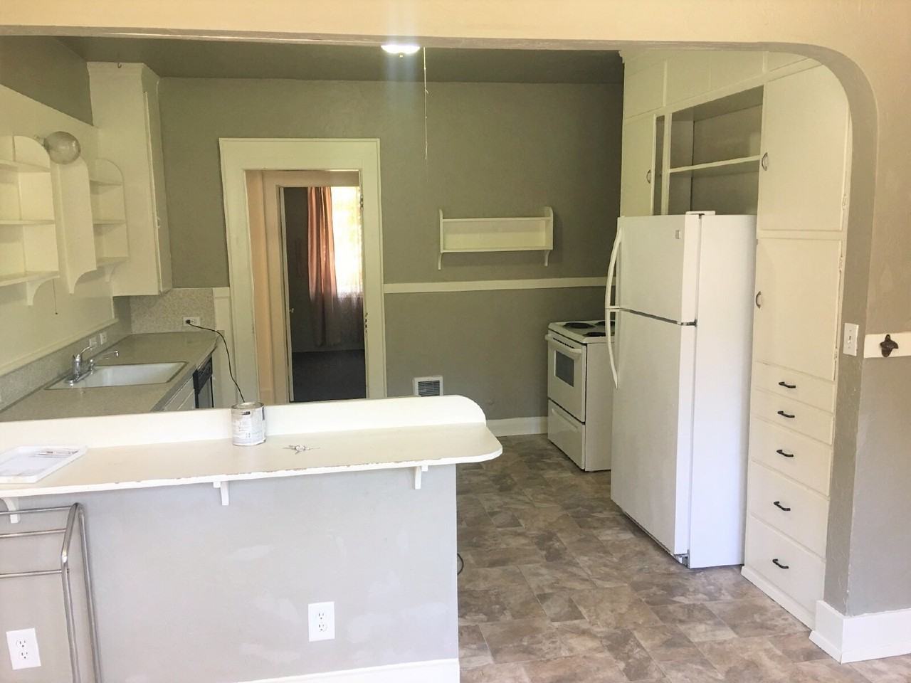 1558 Riverview St - Photo 5 of 9