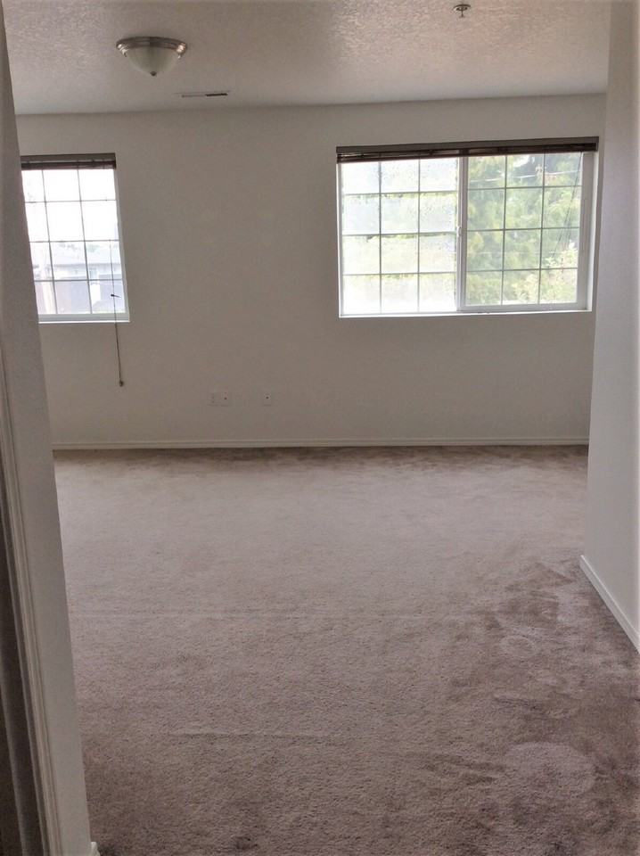 1597 Orchard Aly - Photo 6 of 10