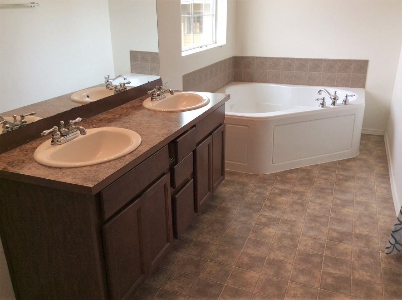 1597 Orchard Aly - Photo 7 of 10