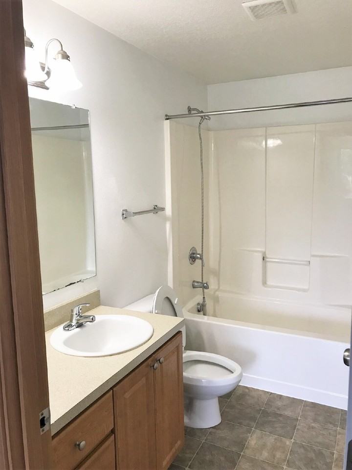 1920 Augusta St - Photo 7 of 11