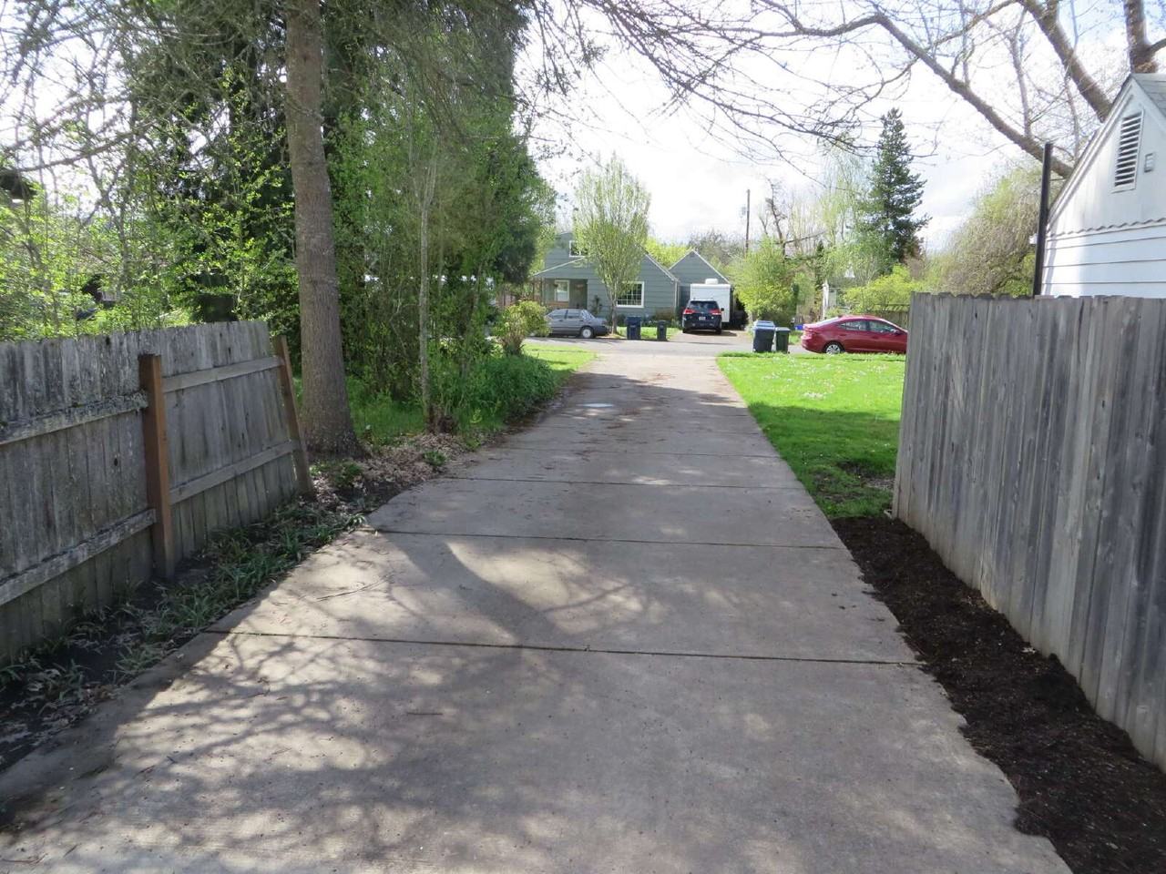 2543 Kincaid St - Photo 4 of 17