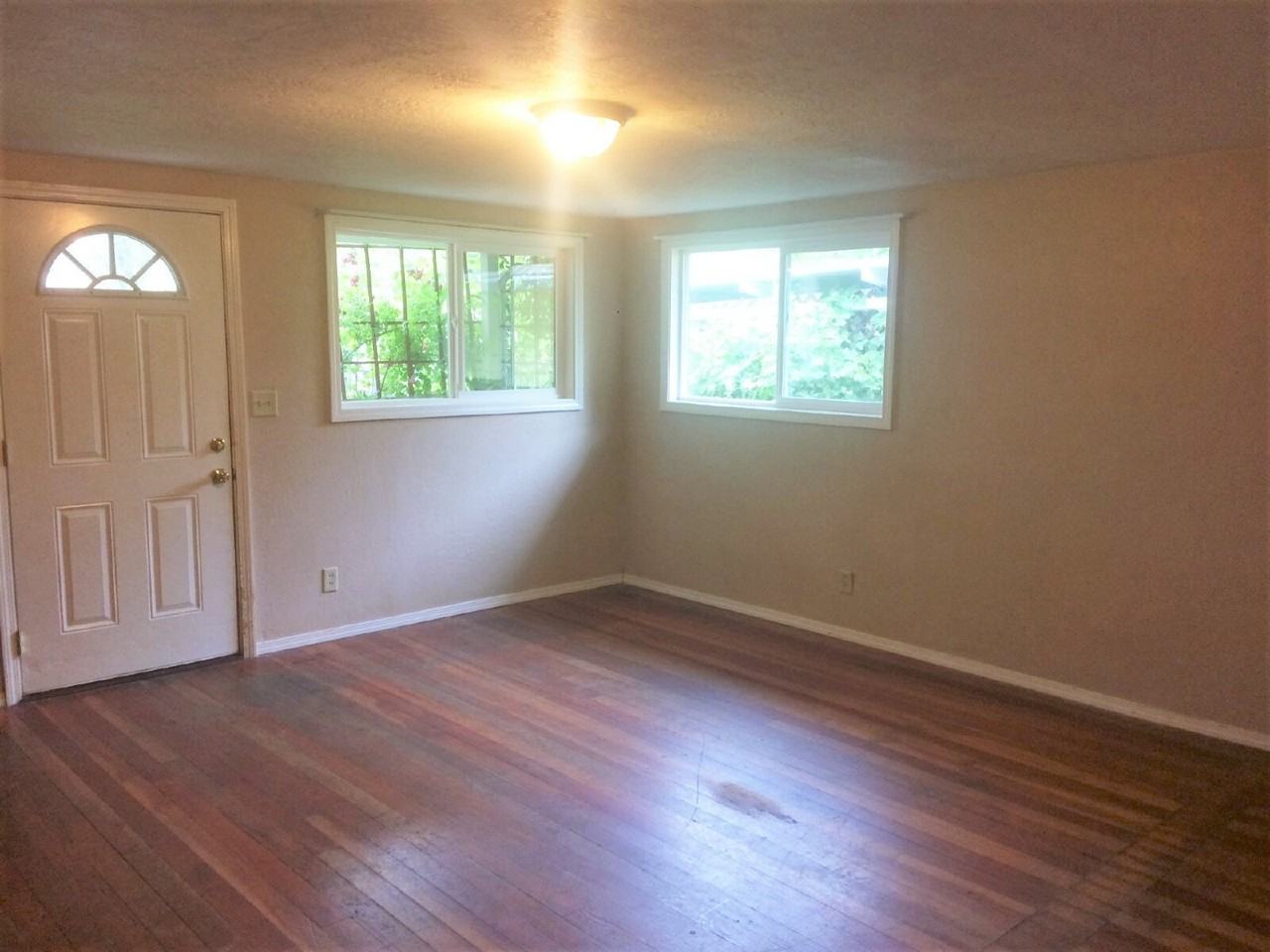 2561 Alder St - Photo 2 of 9