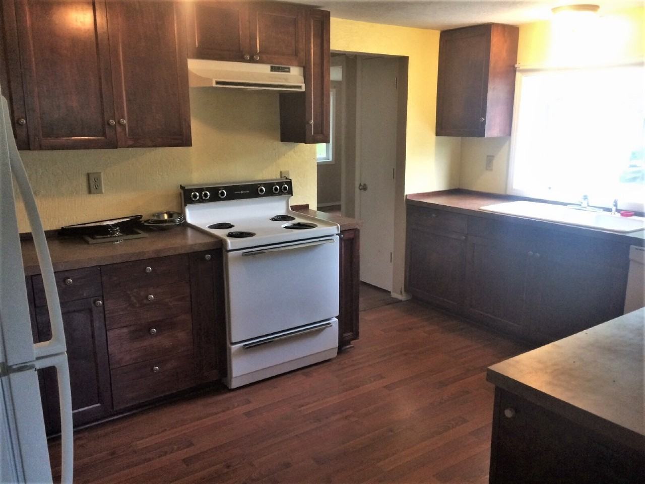 2561 Alder St - Photo 3 of 9