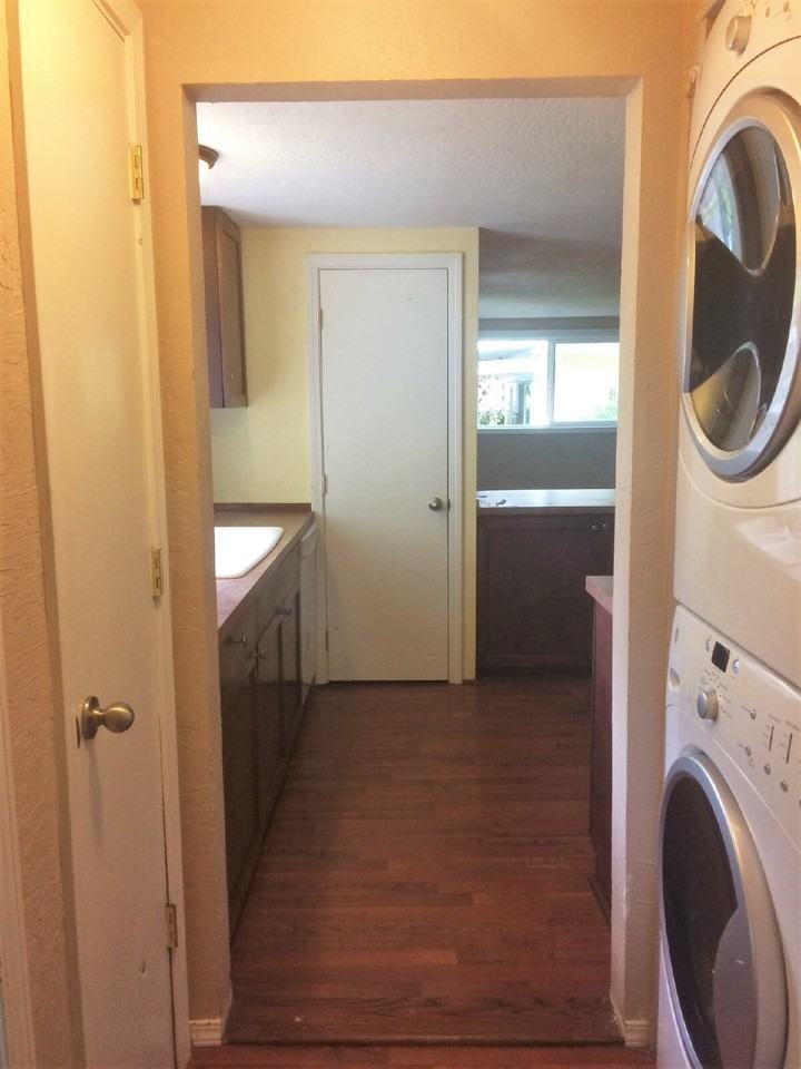 2561 Alder St - Photo 4 of 9