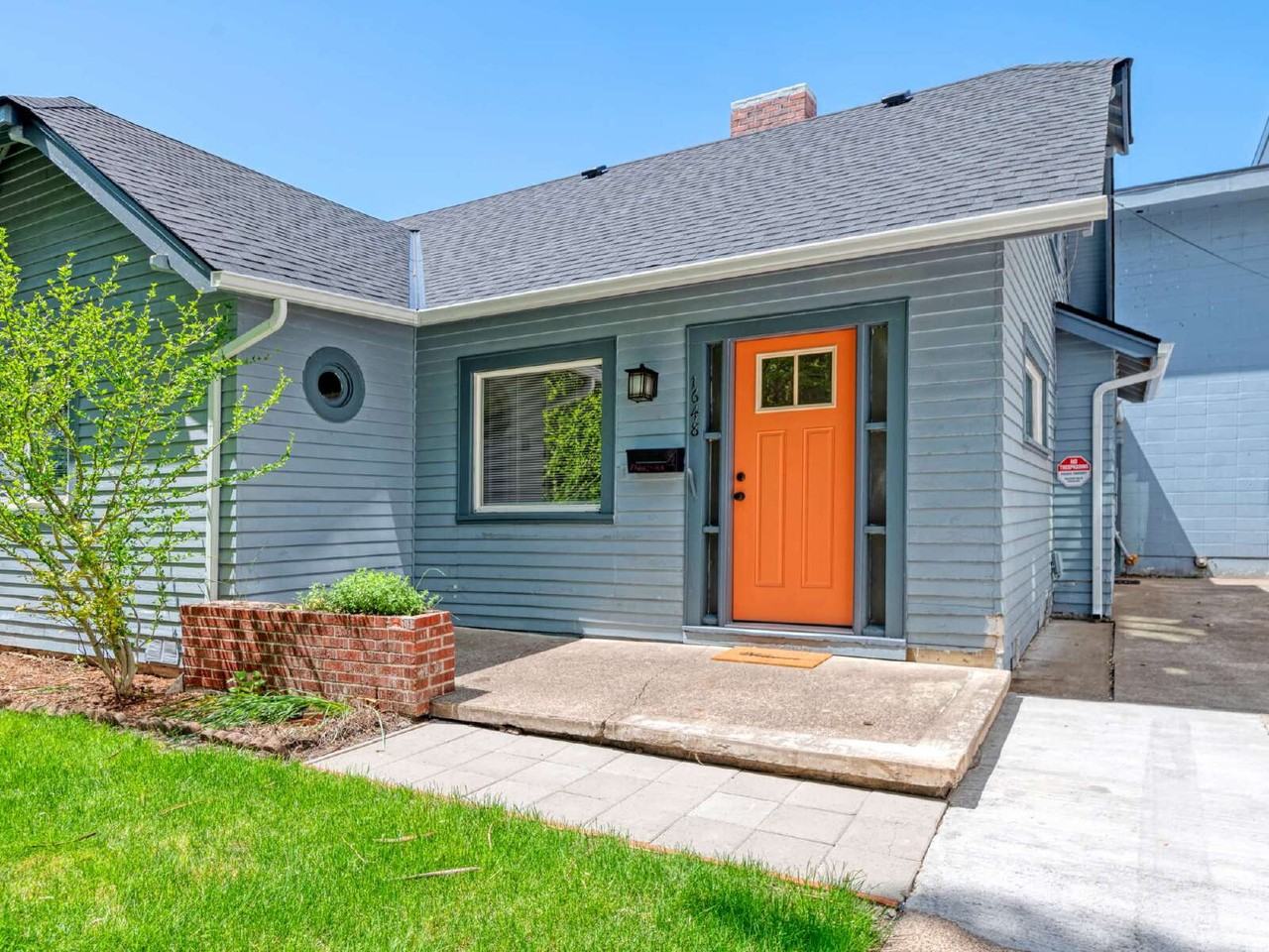 1648 Pearl St - Photo 2 of 16