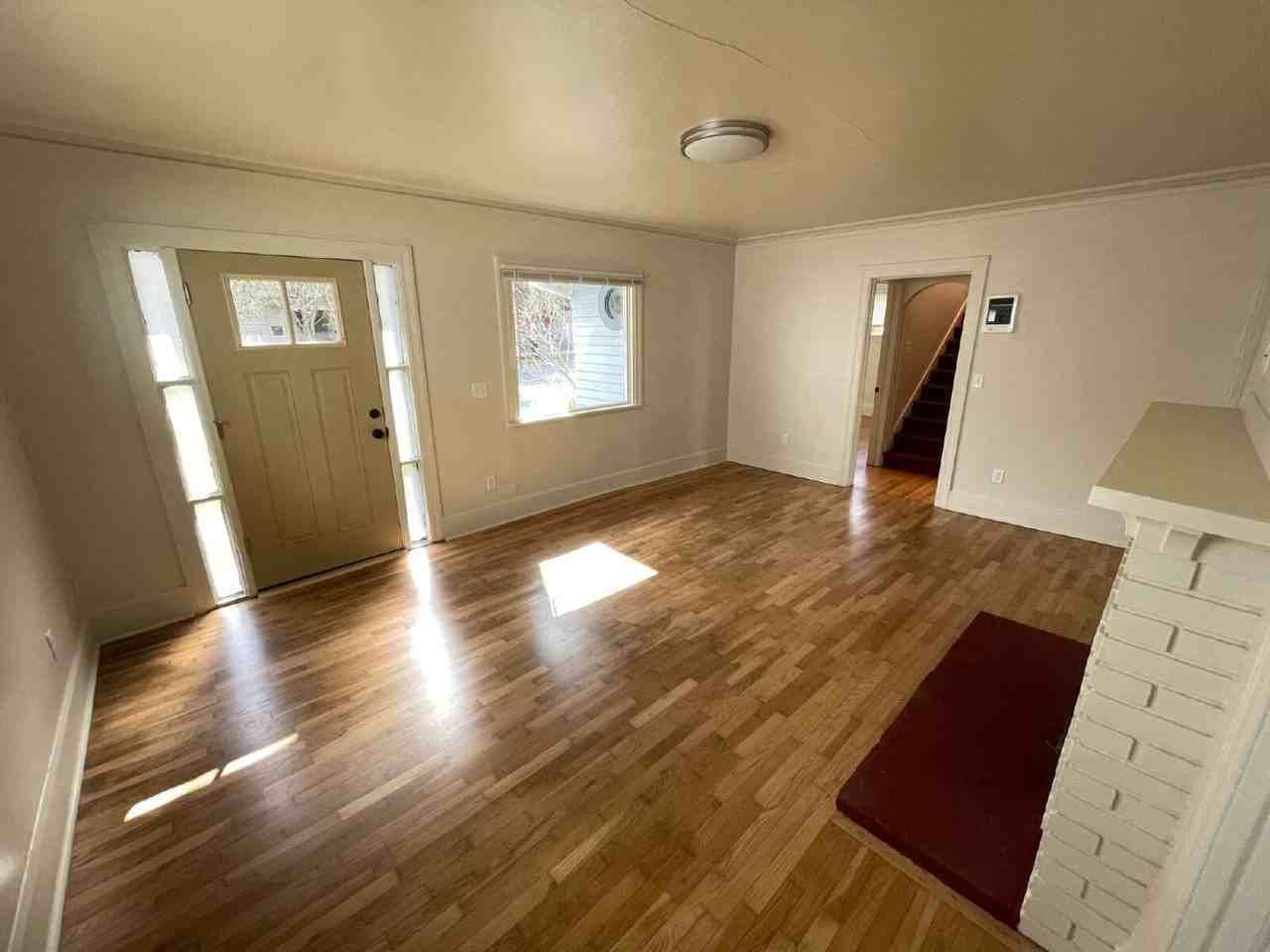 1648 Pearl St - Photo 3 of 16