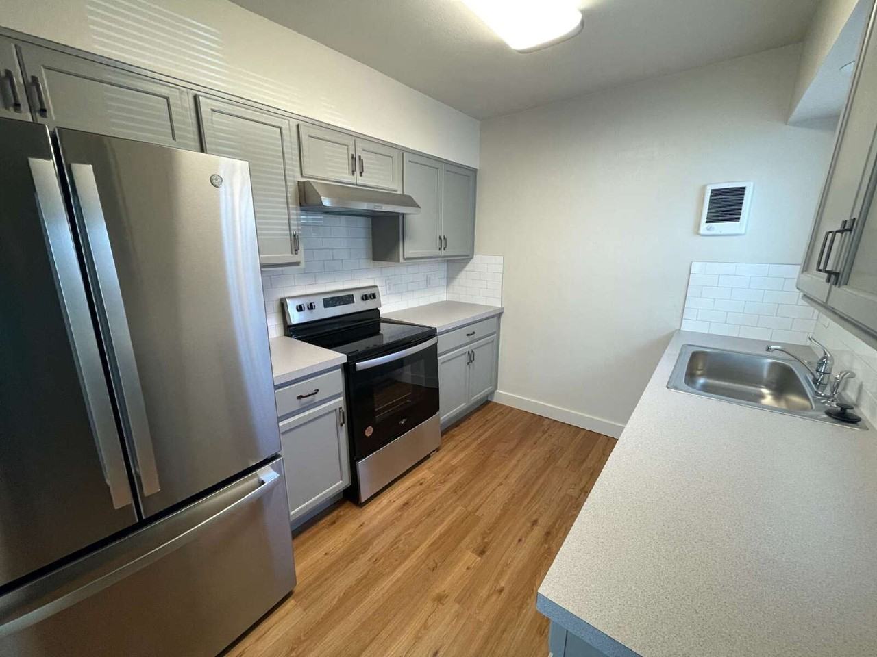 1648 Pearl St - Photo 7 of 16