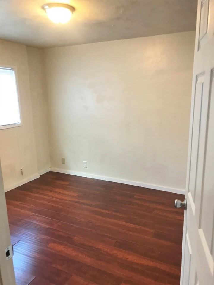 2597 Potter St - Photo 5 of 10