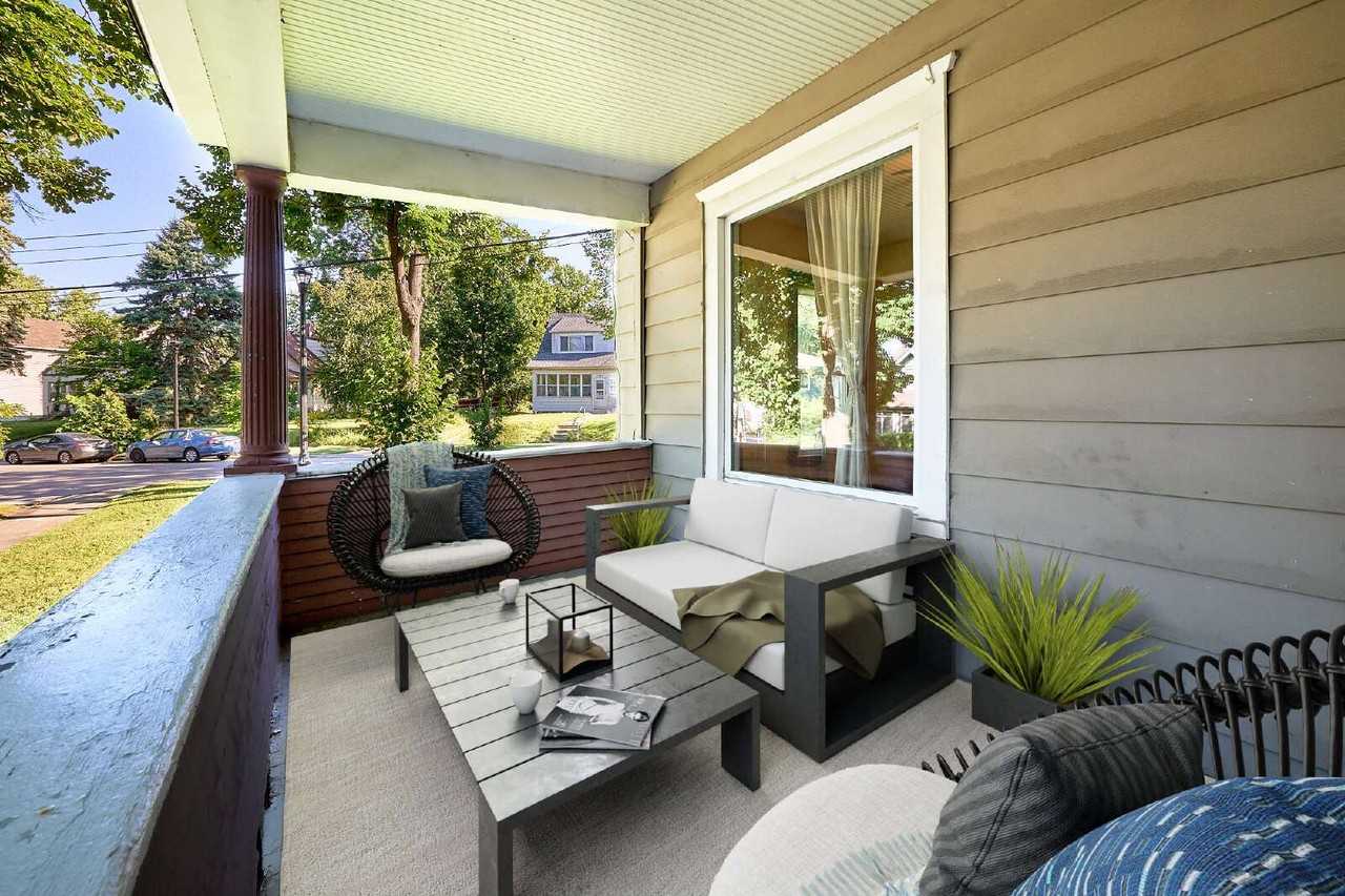 894 23rd Ave Se - Photo 3 of 9