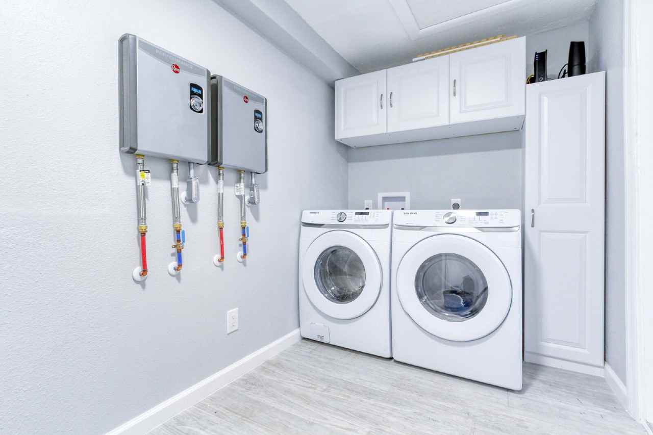 685 Sears Ave Ne #2 - Photo 4 of 50