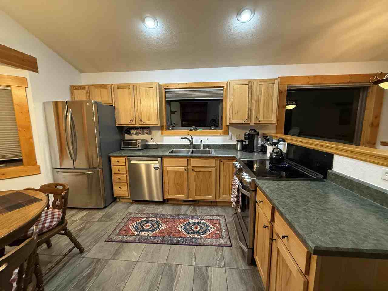 611 Pinto Rd - Photo 5 of 19