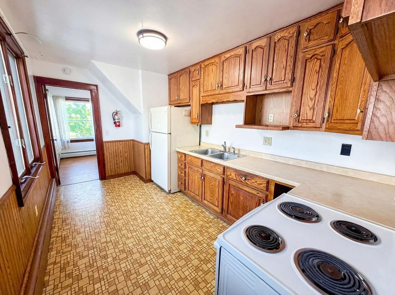 1609 8th St E - Photo 2 of 13