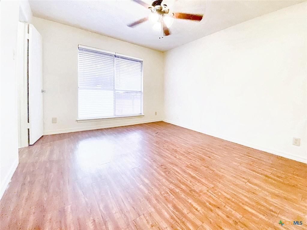 109 Hughson Ct - Photo 4 of 9