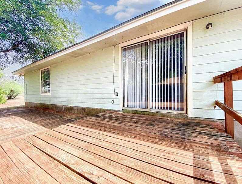 109 Hughson Ct - Photo 7 of 9