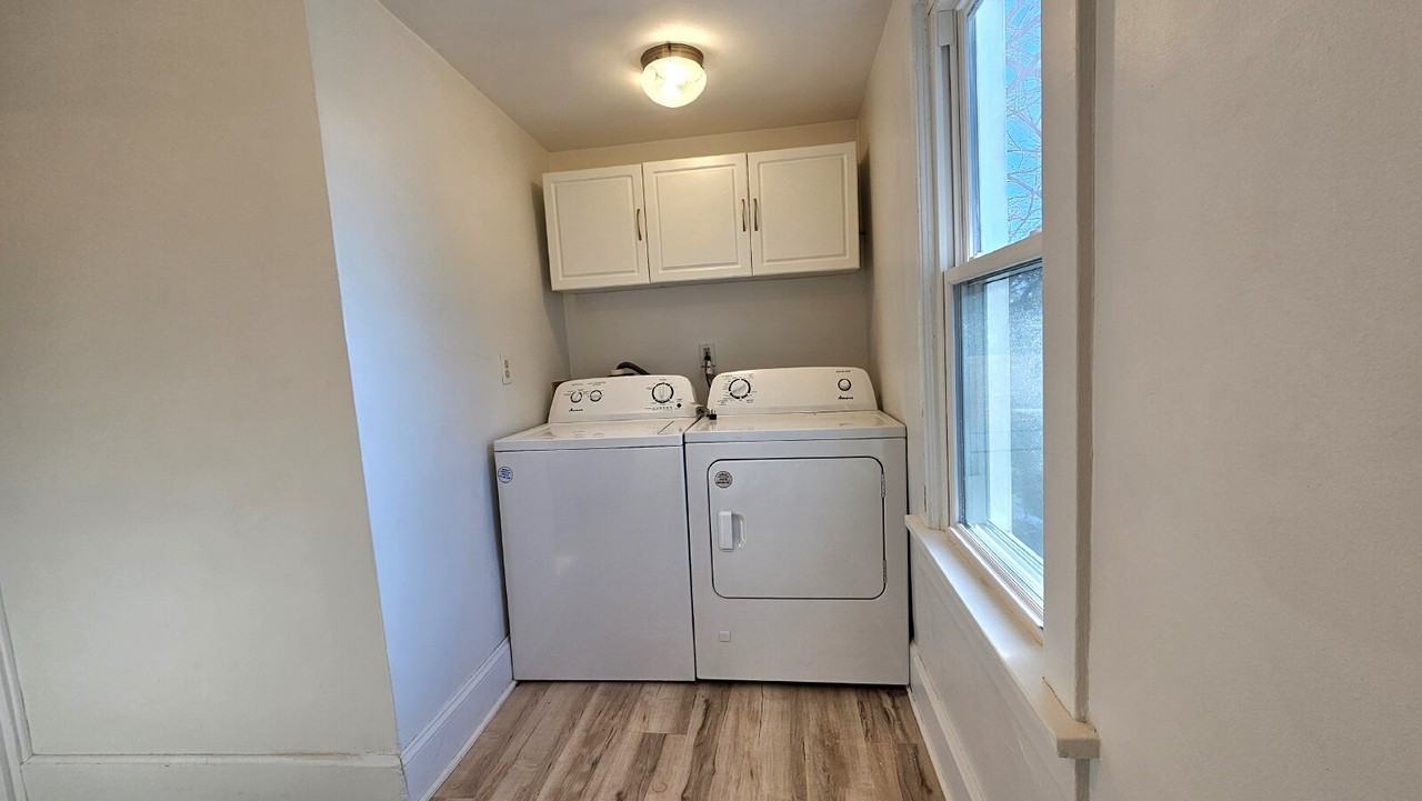 3037 Natchez Ave S - Photo 7 of 9