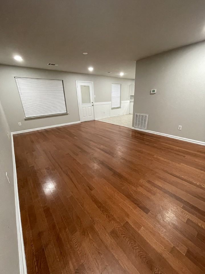 516 Marion St - Photo 2 of 12