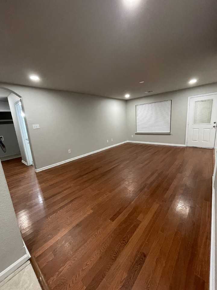 516 Marion St - Photo 3 of 12