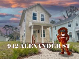 942 Alexander St - Photo 1 of 1