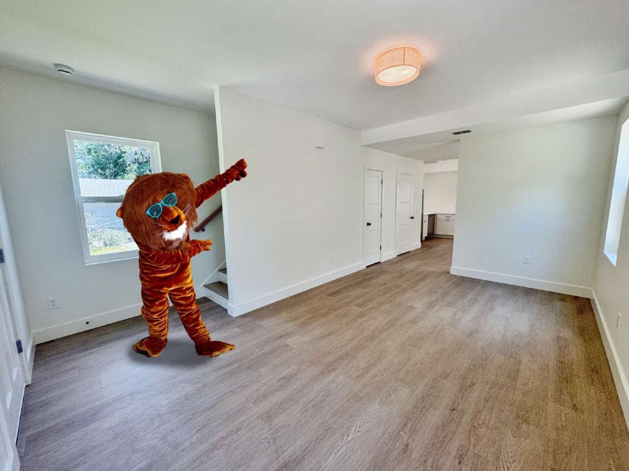 942 Alexander St - Photo 4 of 30