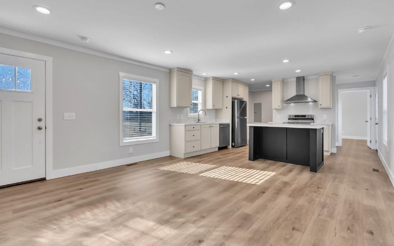 1949 Old Grove Rd - Photo 5 of 27