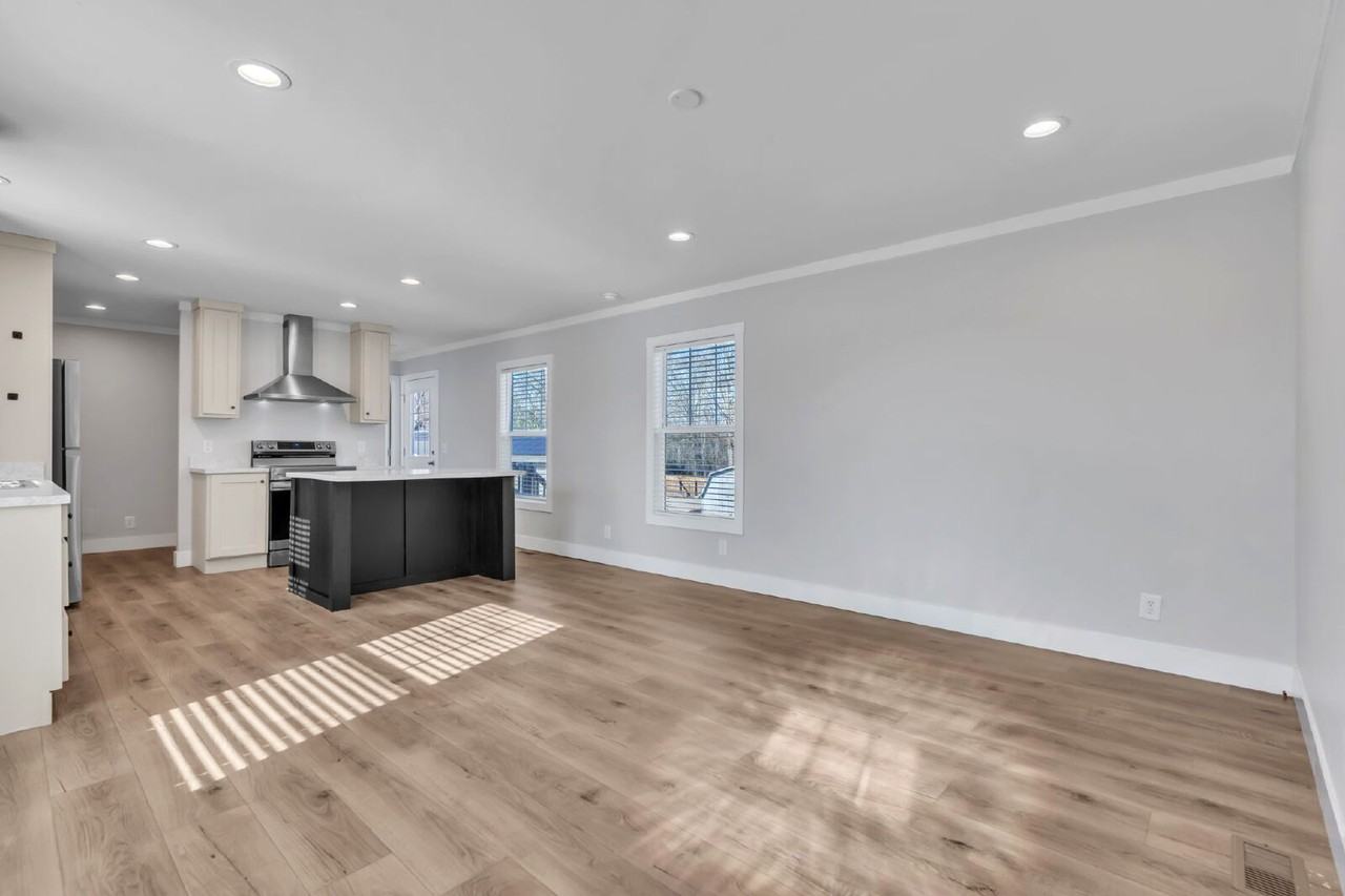 1949 Old Grove Rd - Photo 6 of 27