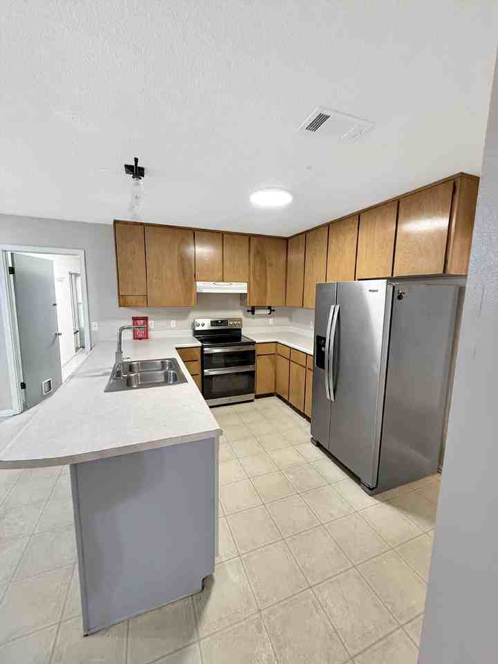 6929 Summit Way - Photo 3 of 15