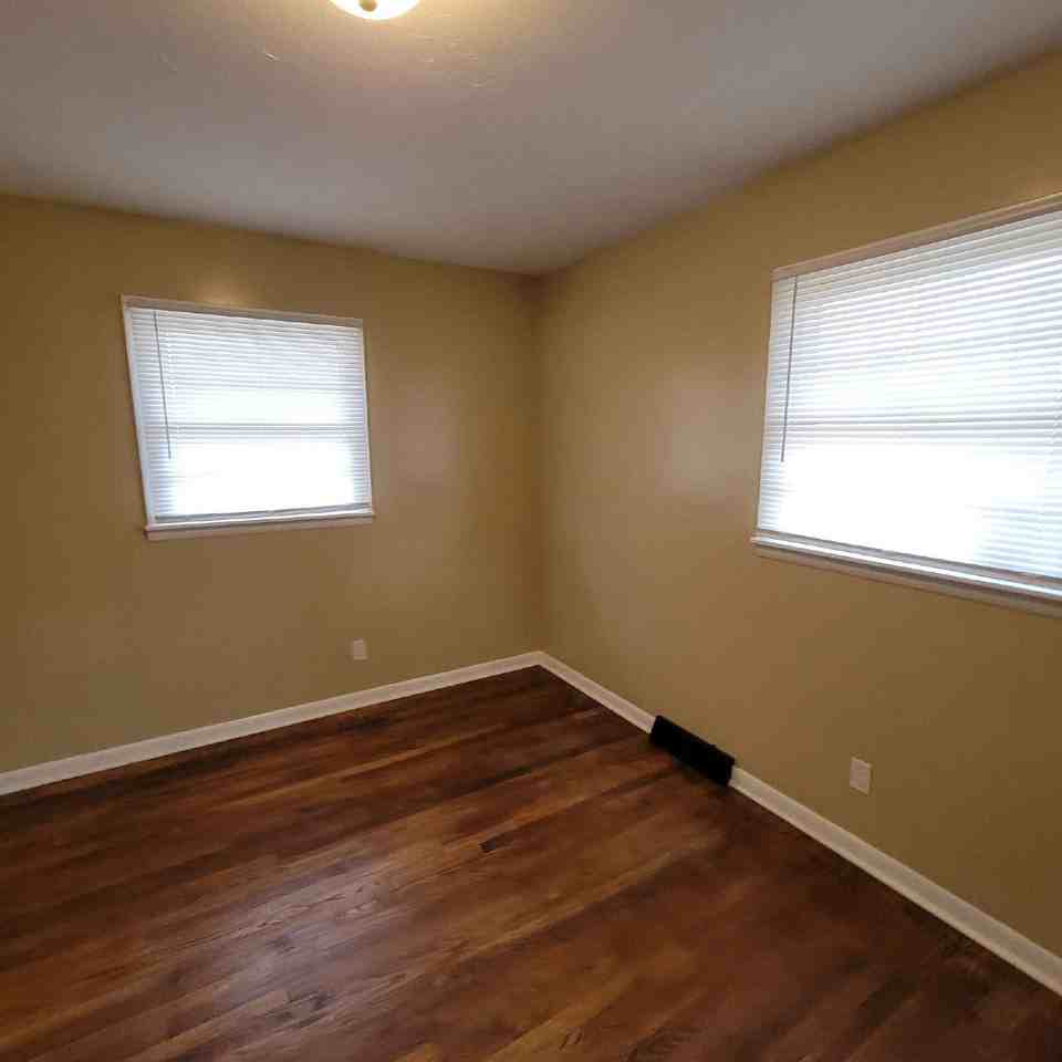 4306 Shelbyville Rd - Photo 2 of 6