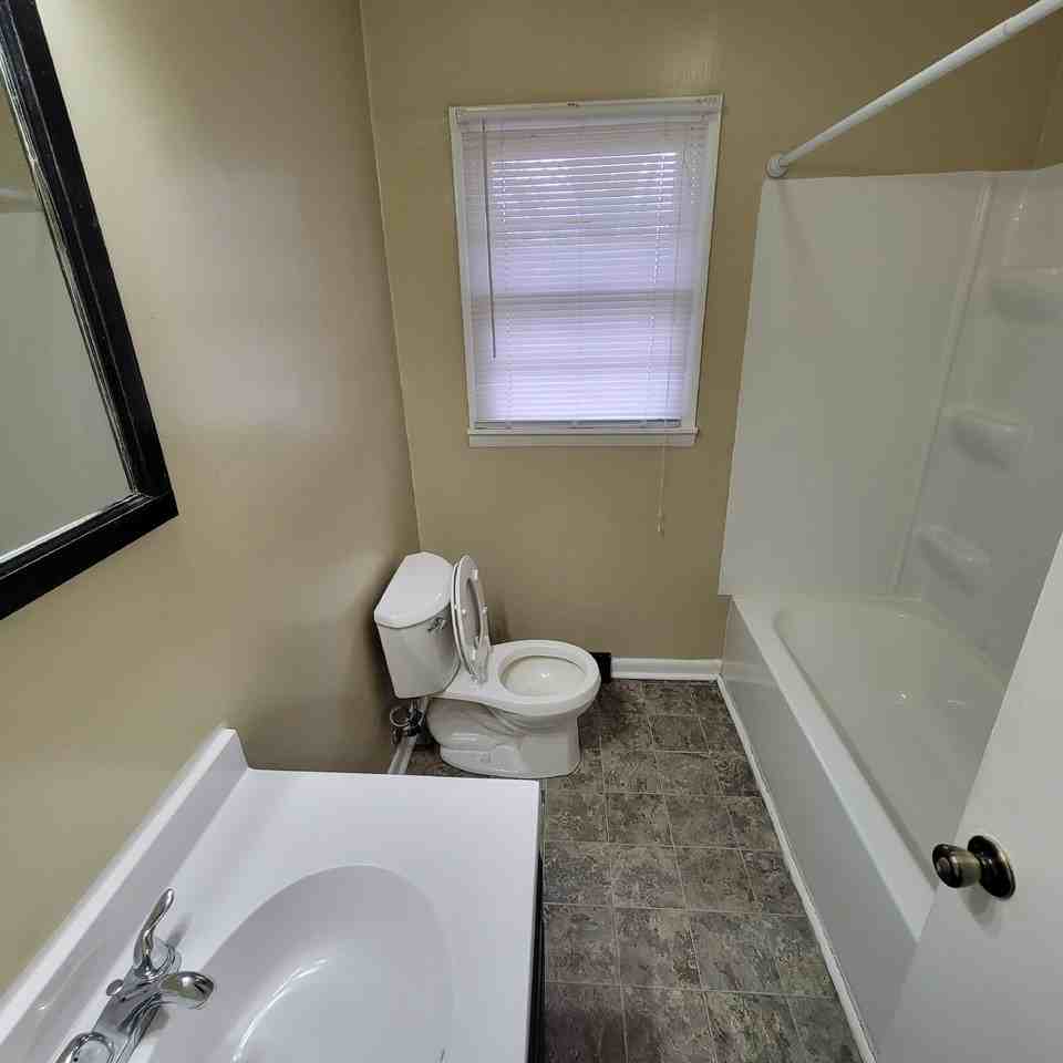 4306 Shelbyville Rd - Photo 3 of 6