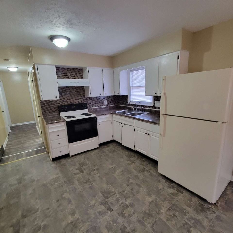 4306 Shelbyville Rd - Photo 4 of 6