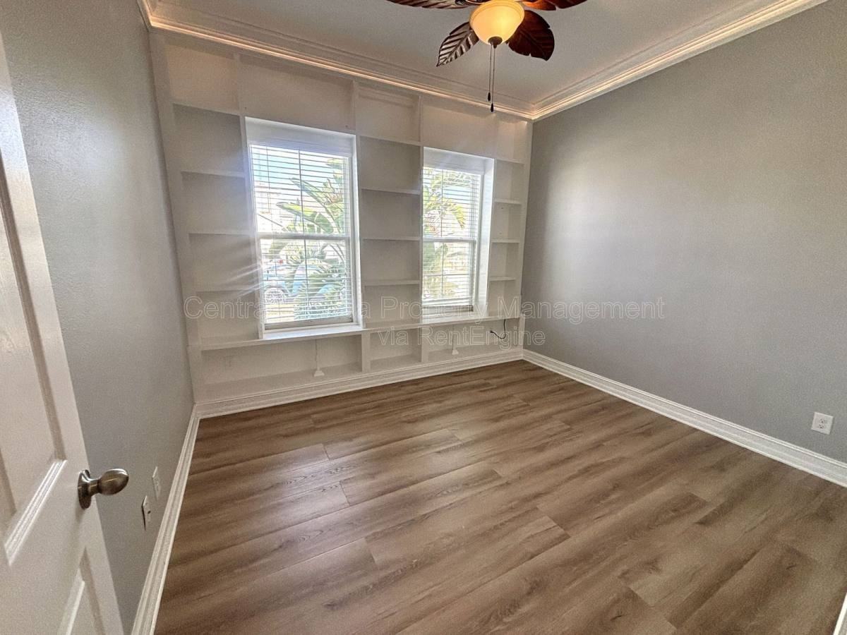 984 Maypole Dr - Photo 3 of 10