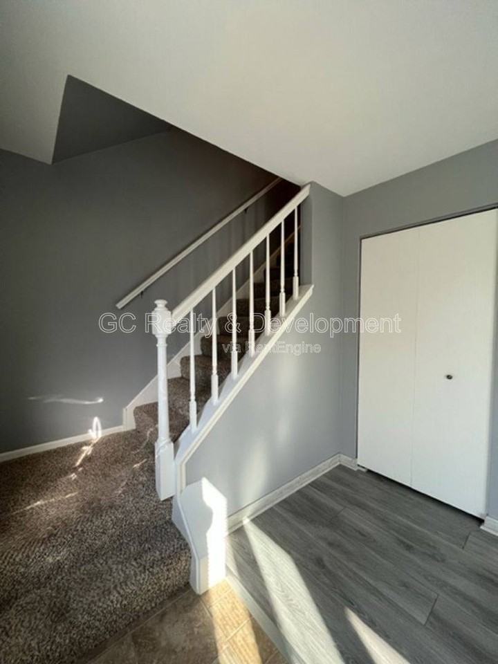 12 Wild Rose Ct - Photo 2 of 10