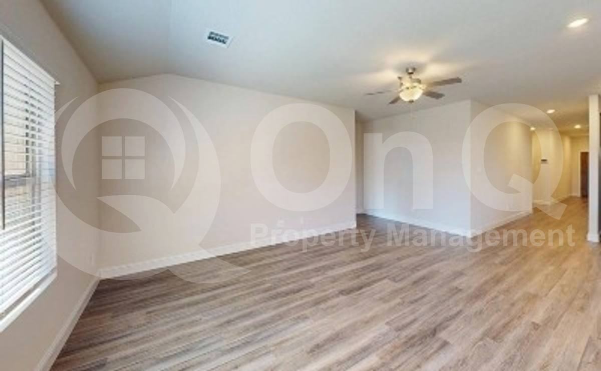 613 Huntley Dr - Photo 3 of 10