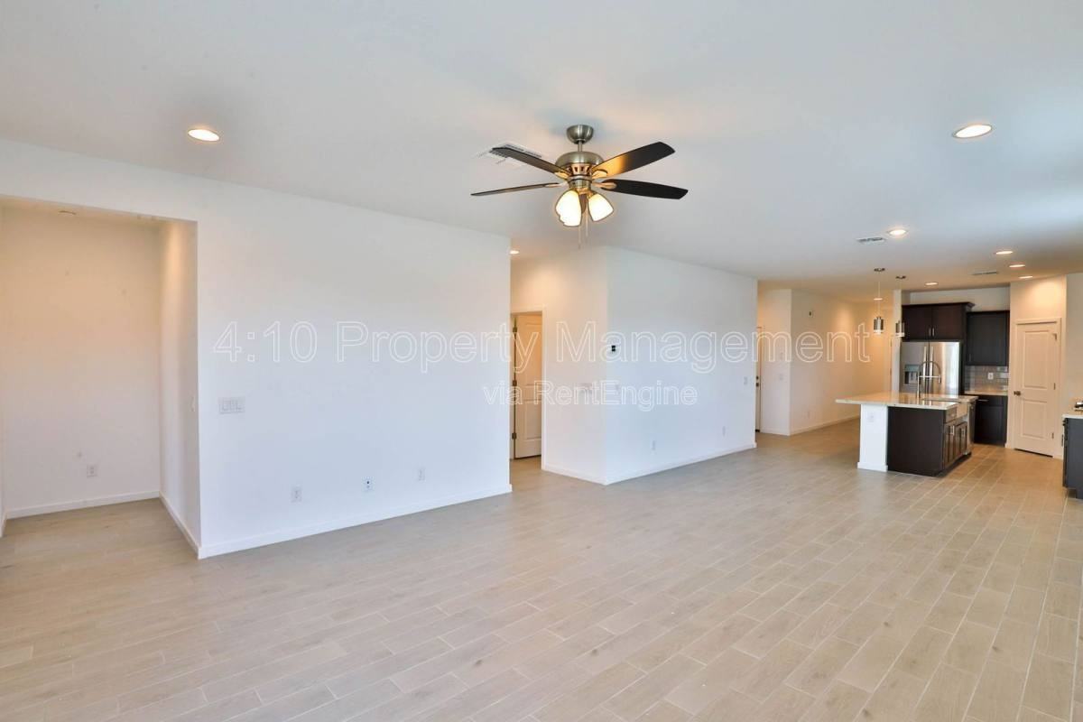 4470 E Clydesdale St - Photo 3 of 10