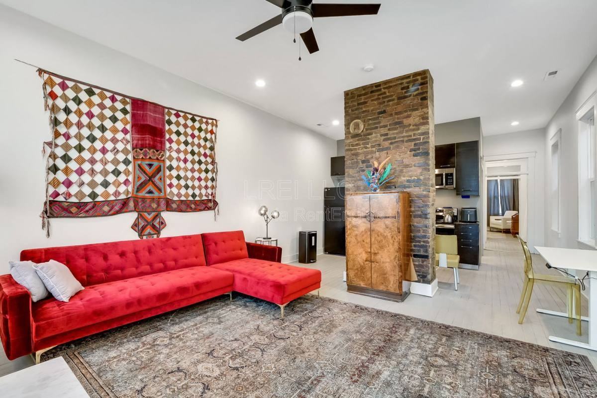 925 E Madison St #2 - Photo 3 of 10