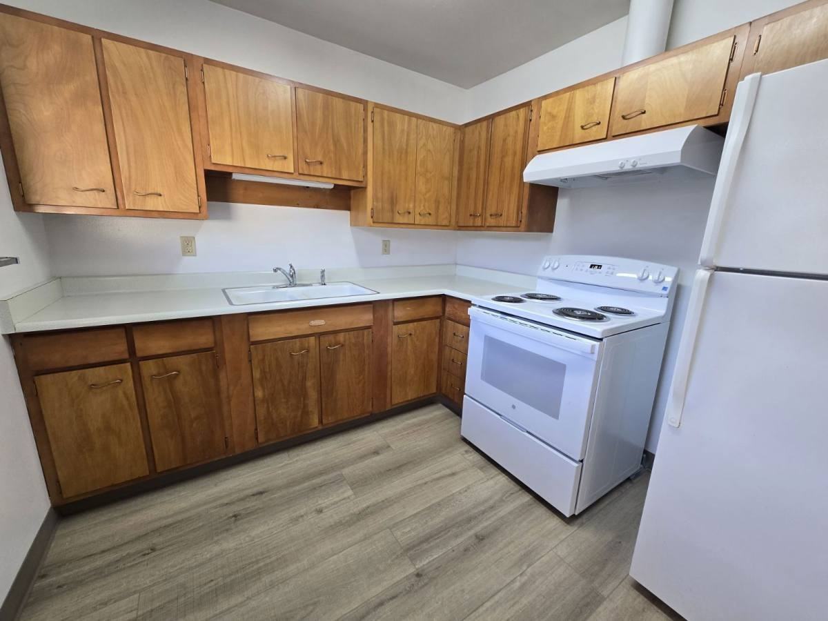 873 Ne Alameda Ave - Photo 3 of 10