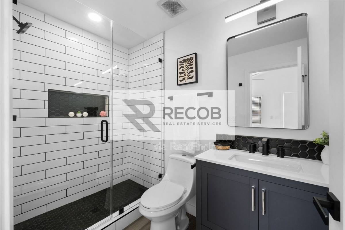 1638 Elm Ave #2 - Photo 5 of 10