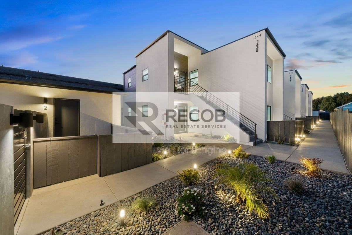 1638 Elm Ave #2 - Photo 6 of 10