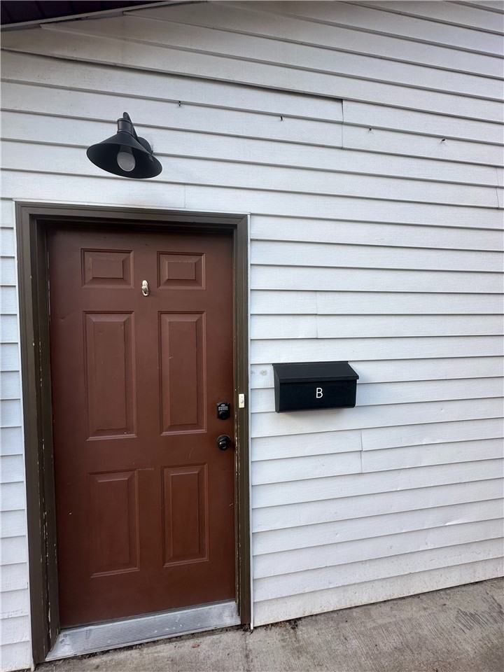 895 S St - Photo 7 of 17