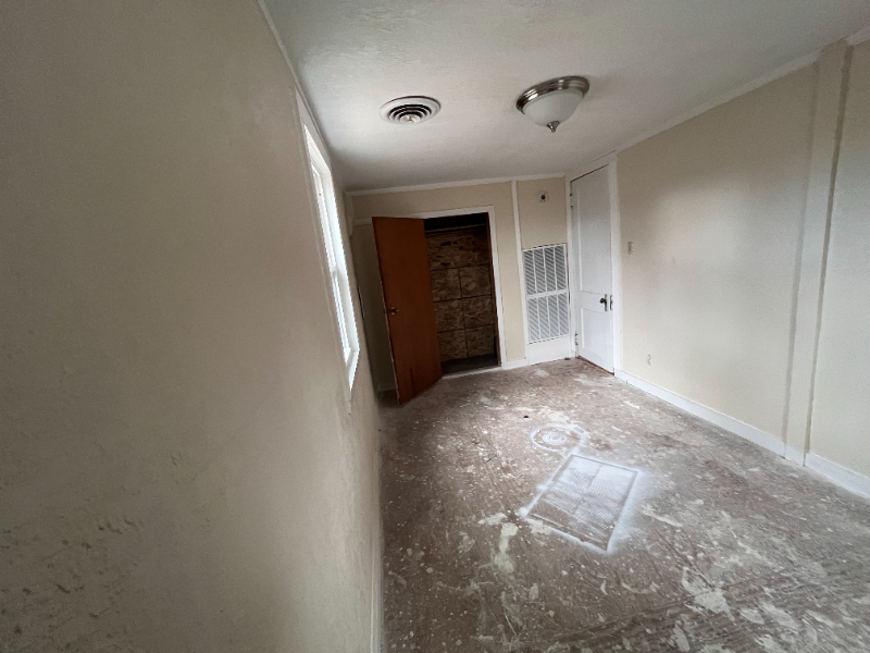 106 Elmwood St - Photo 6 of 16