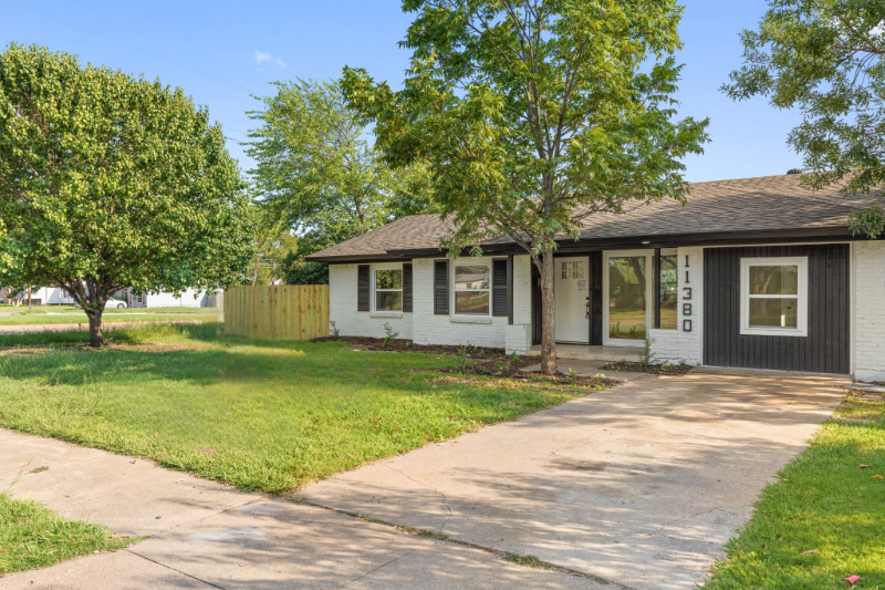 11380 Lanewood Cir ##Tx - Photo 2 of 24